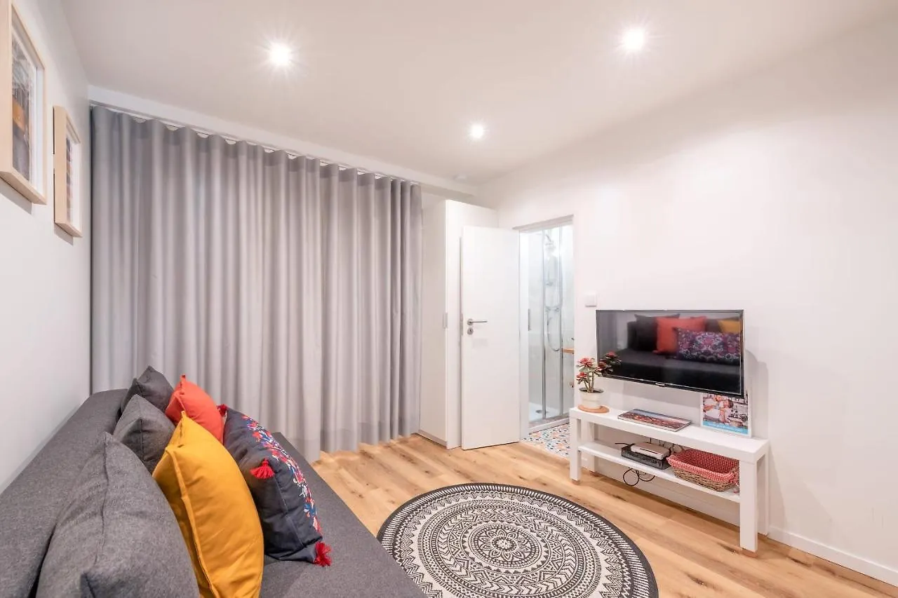 Апартаменты Guestready - Charming Studio- Newly Renovated! Лиссабон Португалия