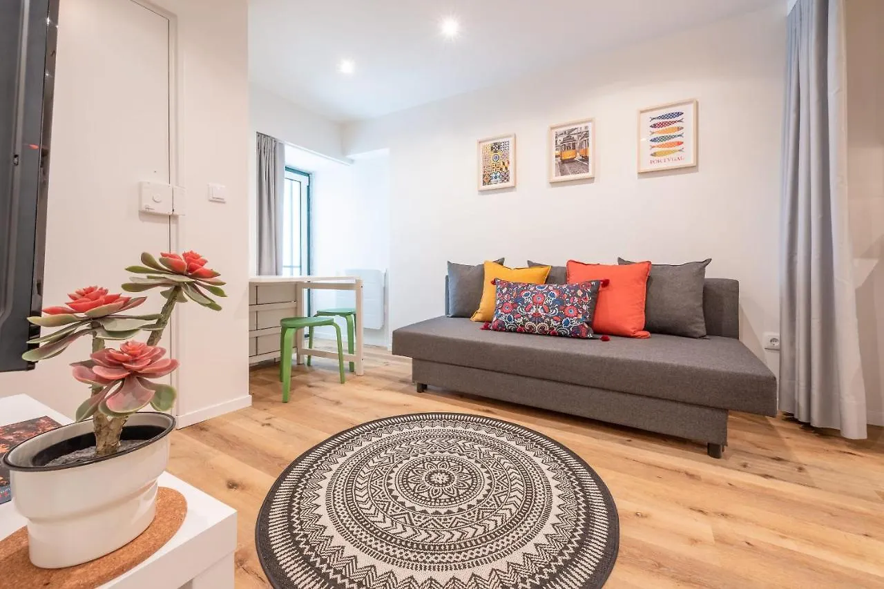 Апартаменты Guestready - Charming Studio- Newly Renovated! Лиссабон 0*,  Португалия